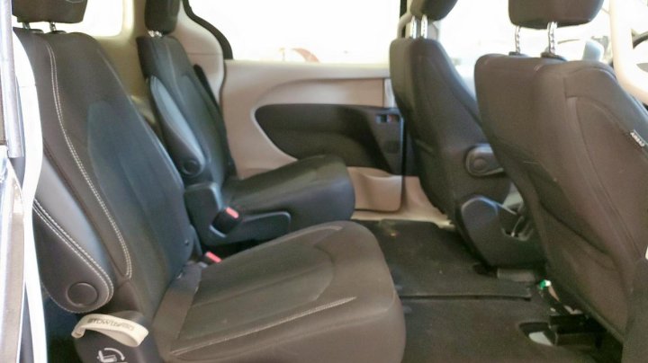CHRYSLER VOYAGER  2022
