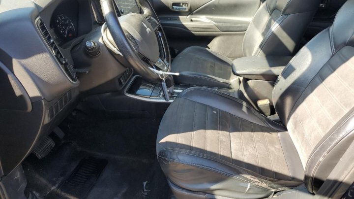 Mitsubishi Outlander  2019