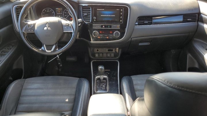 Mitsubishi Outlander  2019