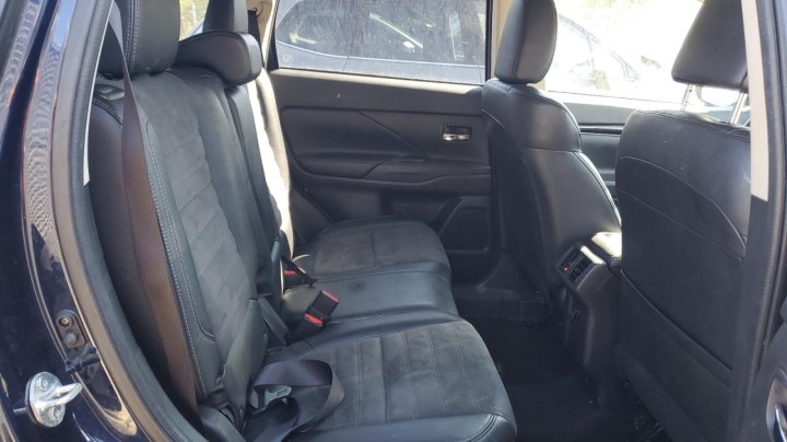 Mitsubishi Outlander  2019