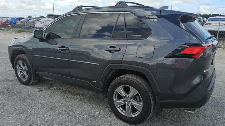 Toyota RAV4  2024
