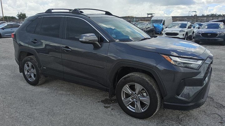 Toyota RAV4  2024
