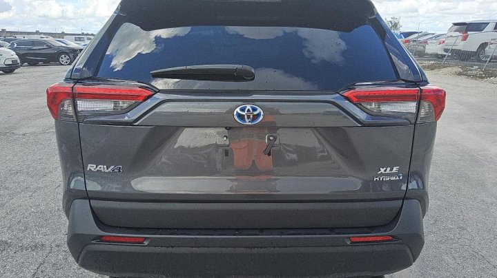 Toyota RAV4  2024