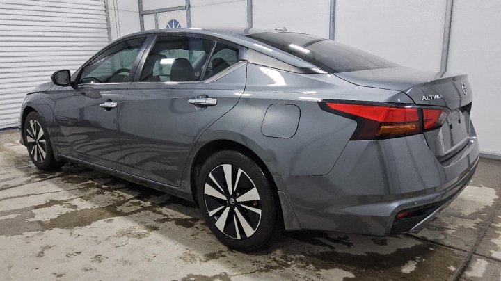 Nissan Altima  2022