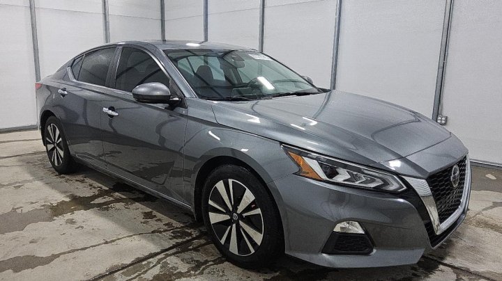 Nissan Altima  2022