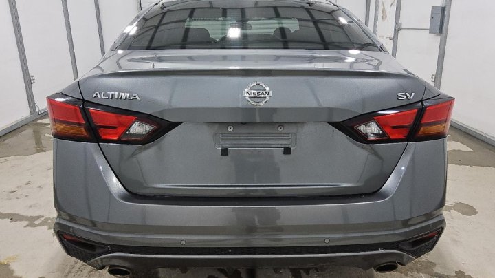 Nissan Altima  2022