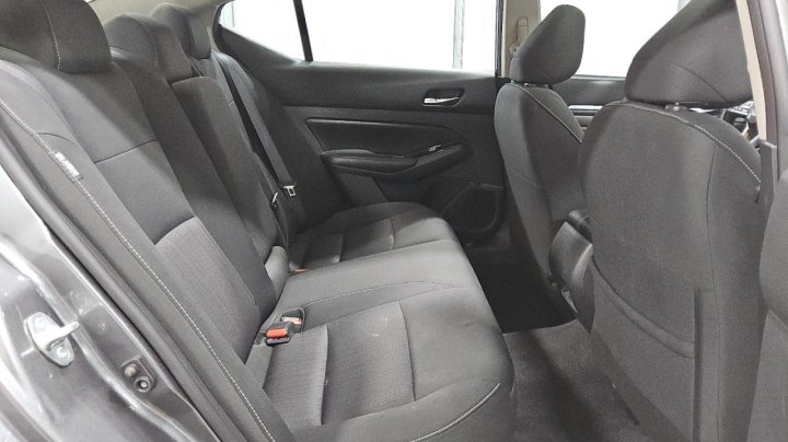 Nissan Altima  2022
