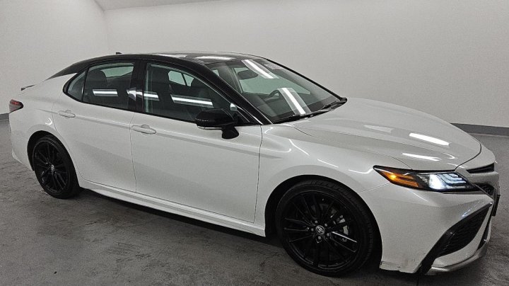 Toyota Camry  2023