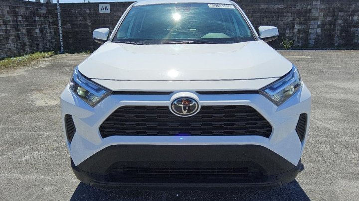 Toyota RAV4  2024