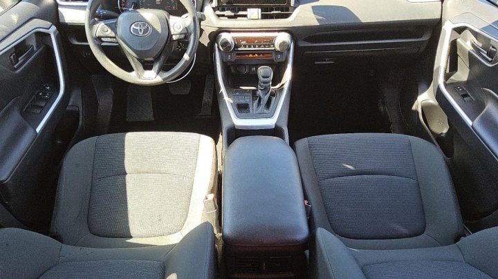Toyota RAV4  2024