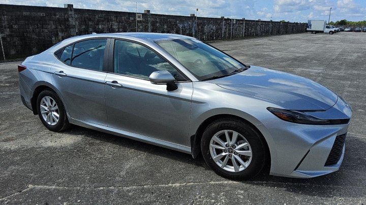 Toyota Camry  2025