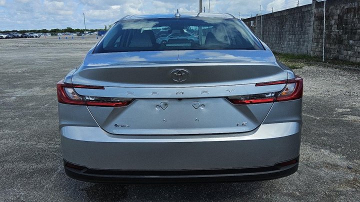 Toyota Camry  2025