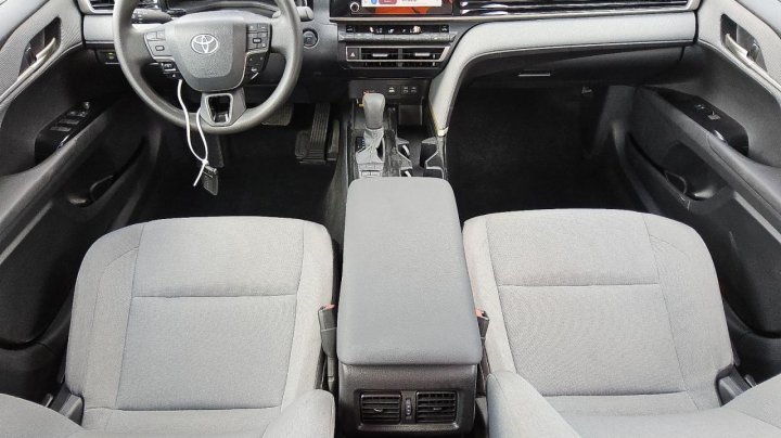Toyota Camry  2025
