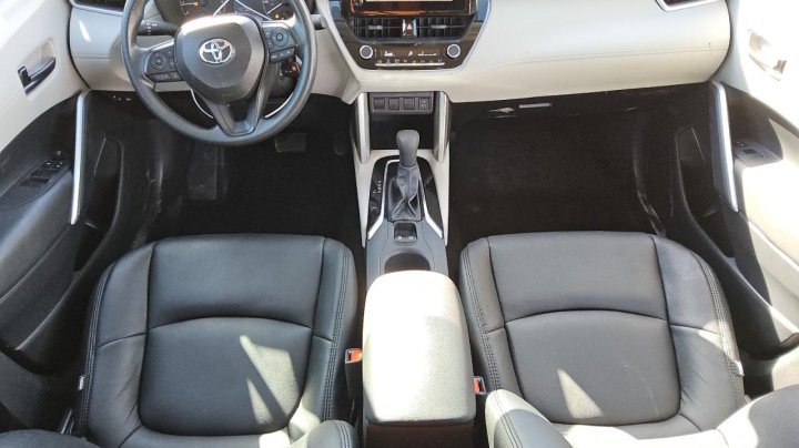 Toyota COROLLA CROSS  2024