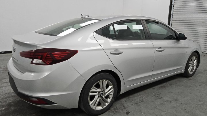 Hyundai Elantra  2020