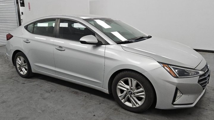 Hyundai Elantra  2020