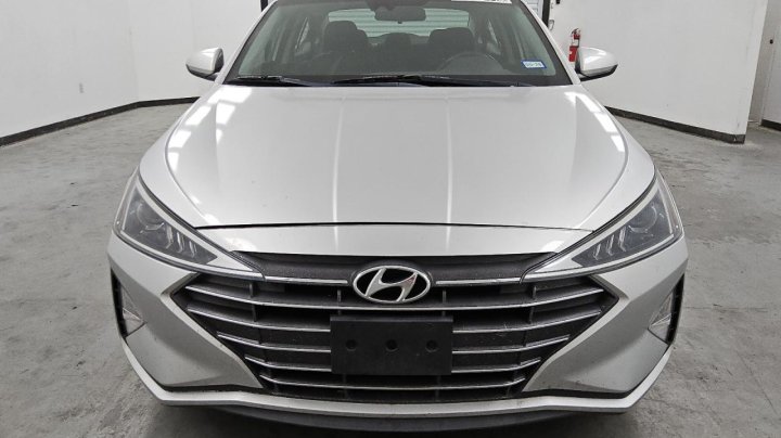 Hyundai Elantra  2020