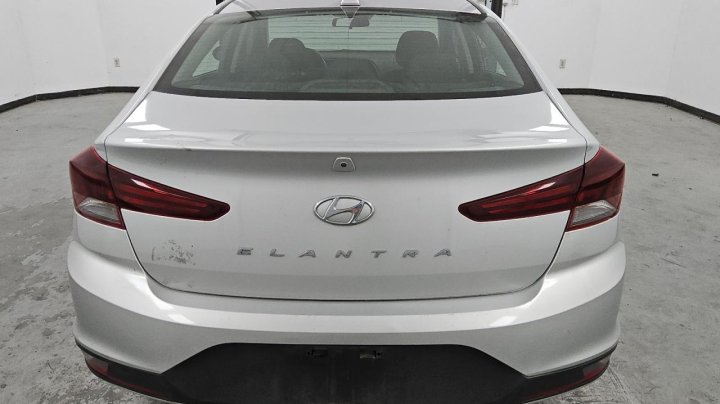 Hyundai Elantra  2020