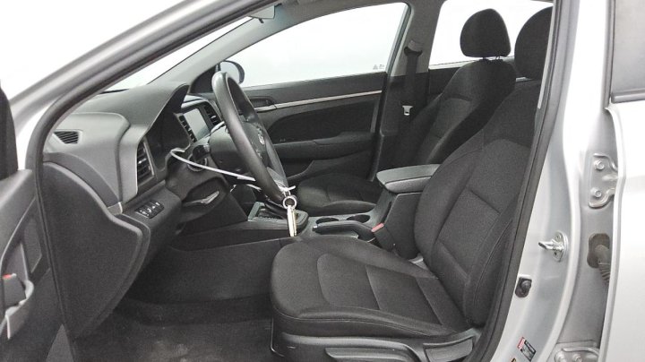 Hyundai Elantra  2020