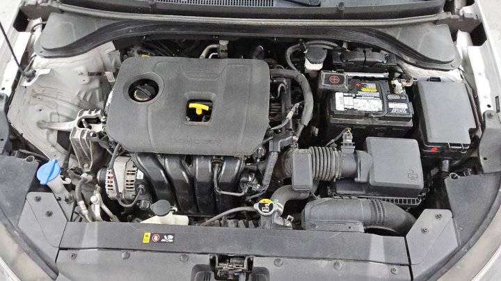 Hyundai Elantra  2020