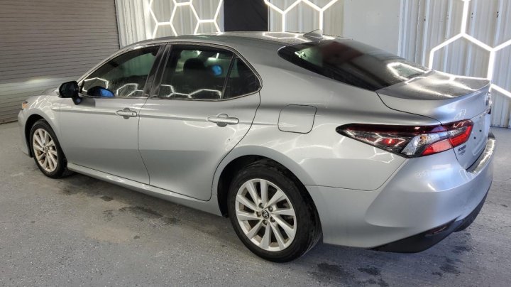 Toyota Camry  2023