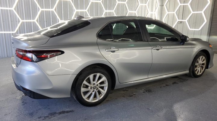 Toyota Camry  2023