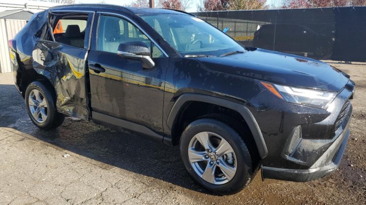 Toyota RAV4  2025