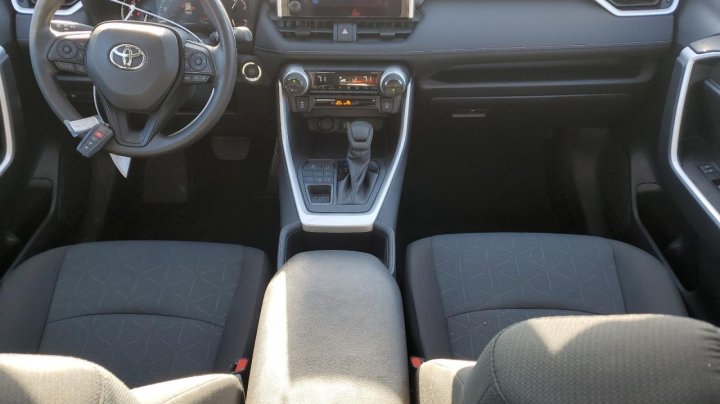 Toyota RAV4  2025