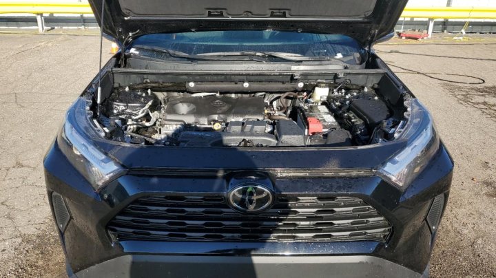 Toyota RAV4  2025