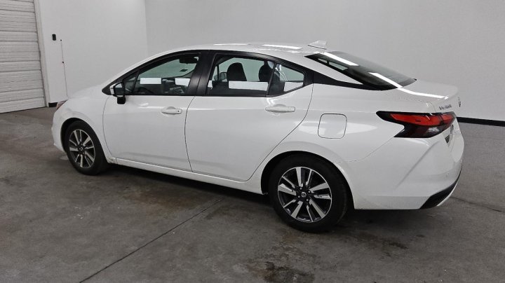 Nissan Versa  2021
