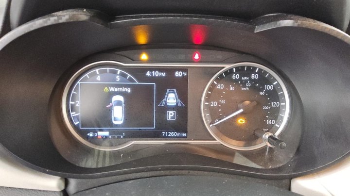 Nissan Versa  2021