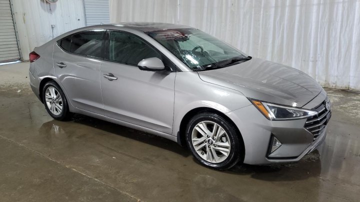 Hyundai Elantra  2020