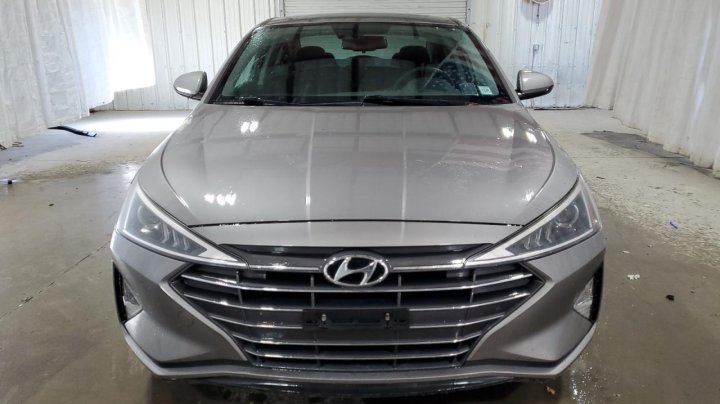 Hyundai Elantra  2020