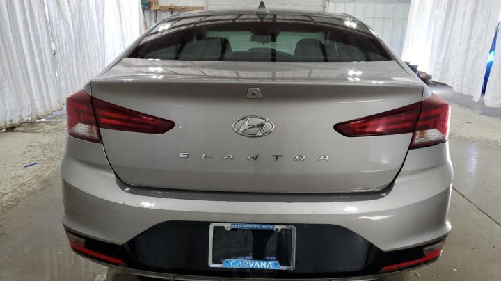 Hyundai Elantra  2020