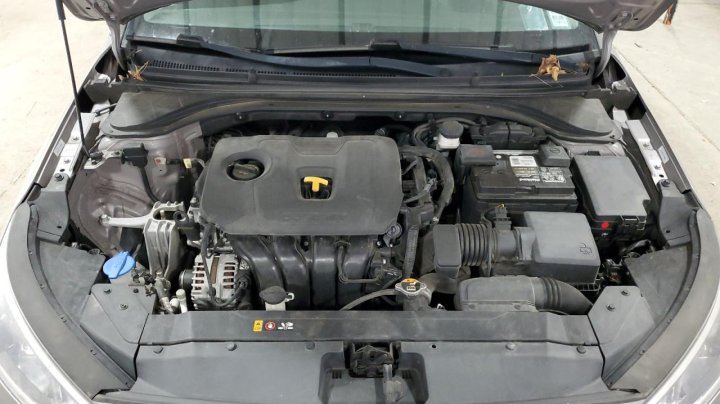 Hyundai Elantra  2020
