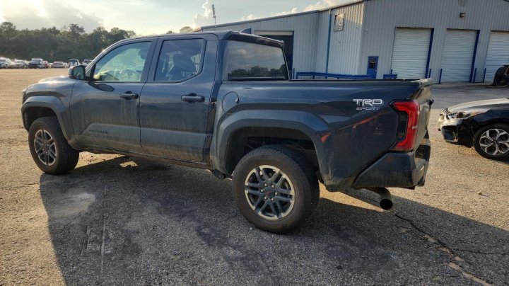 Toyota TACOMA  2024