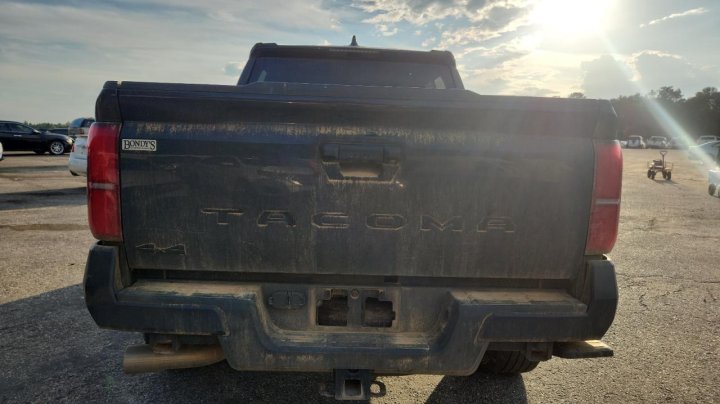Toyota TACOMA  2024