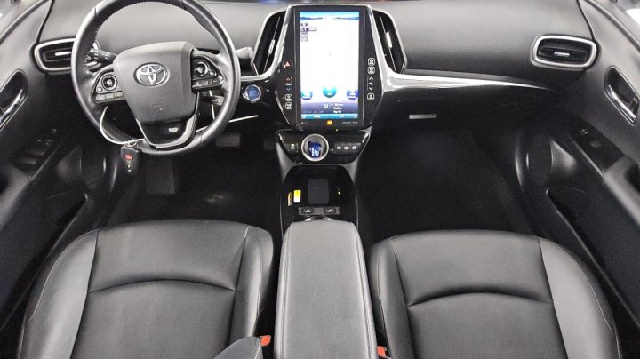 Toyota PRIUS PRIME  2021