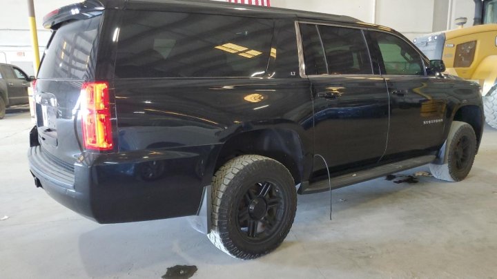 Chevrolet Suburban  2017