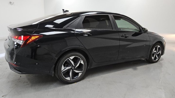 Hyundai Elantra  2023