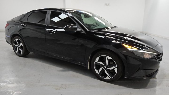 Hyundai Elantra  2023