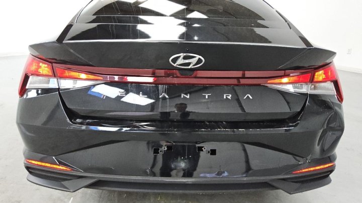 Hyundai Elantra  2023