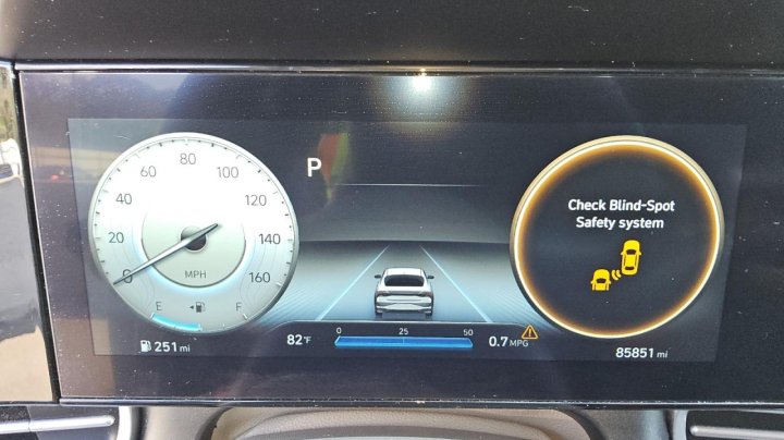 Hyundai Elantra  2023