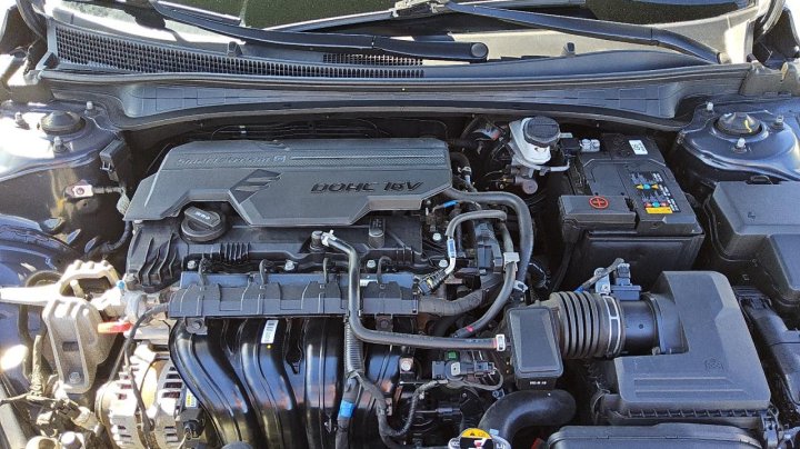 Hyundai Elantra  2023