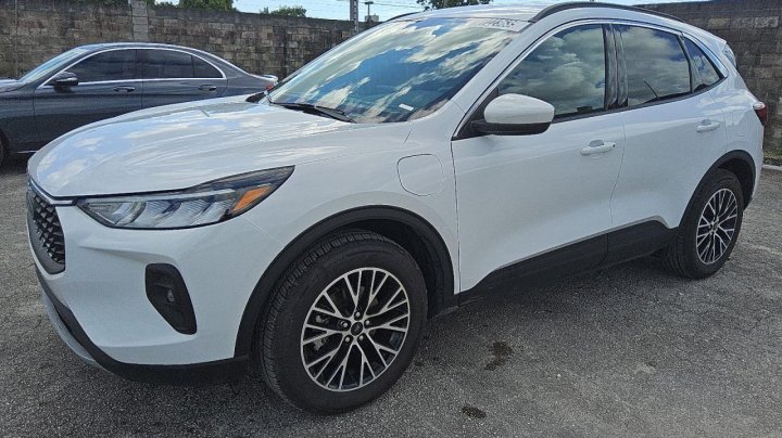Ford Escape  2023