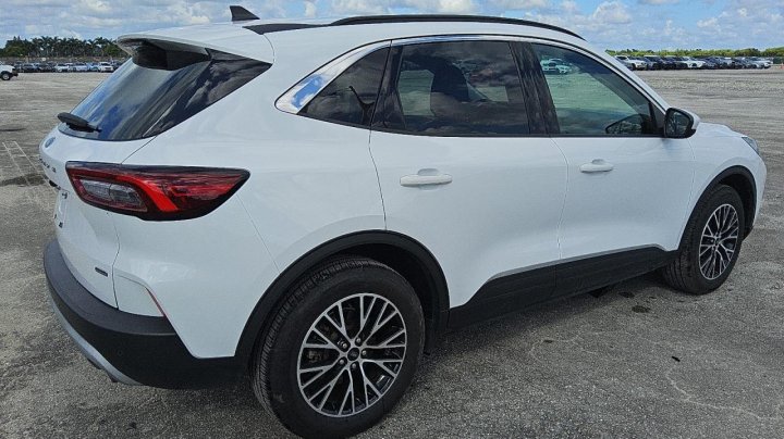 Ford Escape  2023