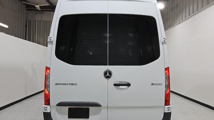 Mercedes-Benz Sprinter  2025