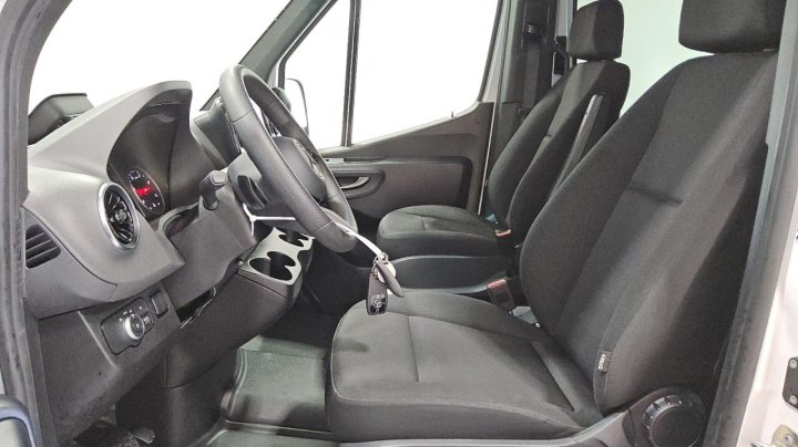 Mercedes-Benz Sprinter  2025