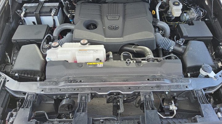 Toyota TUNDRA  2025