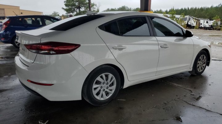 Hyundai Elantra  2018